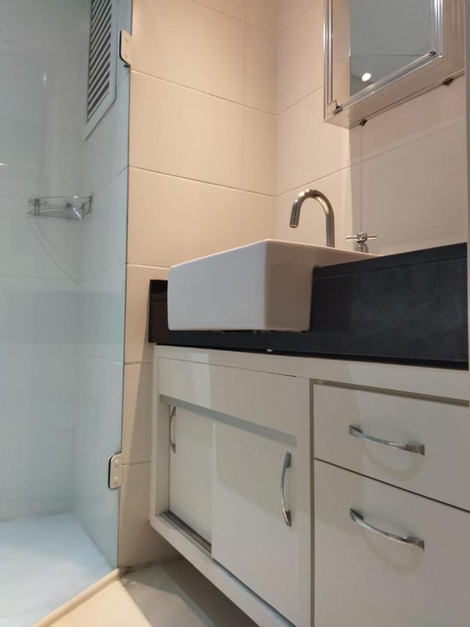 Apartamento com Varanda