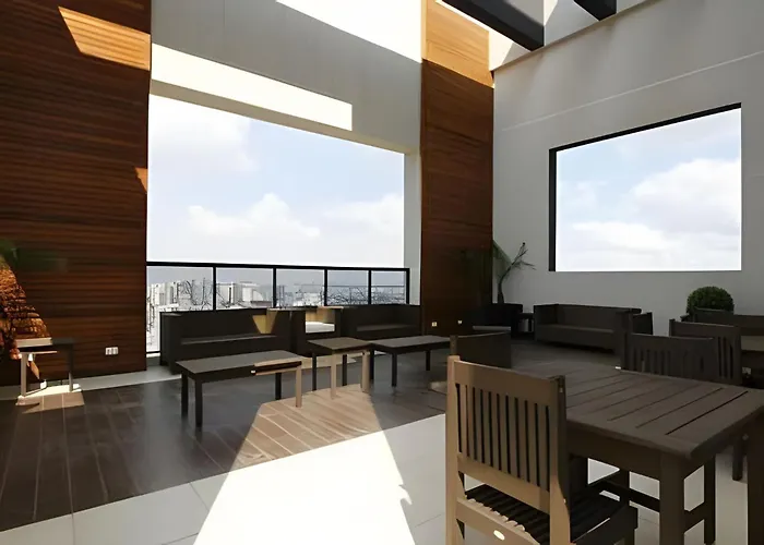 2 Quartos no Batel Soho, condo Clube Sky C Vaga by UROOMS
